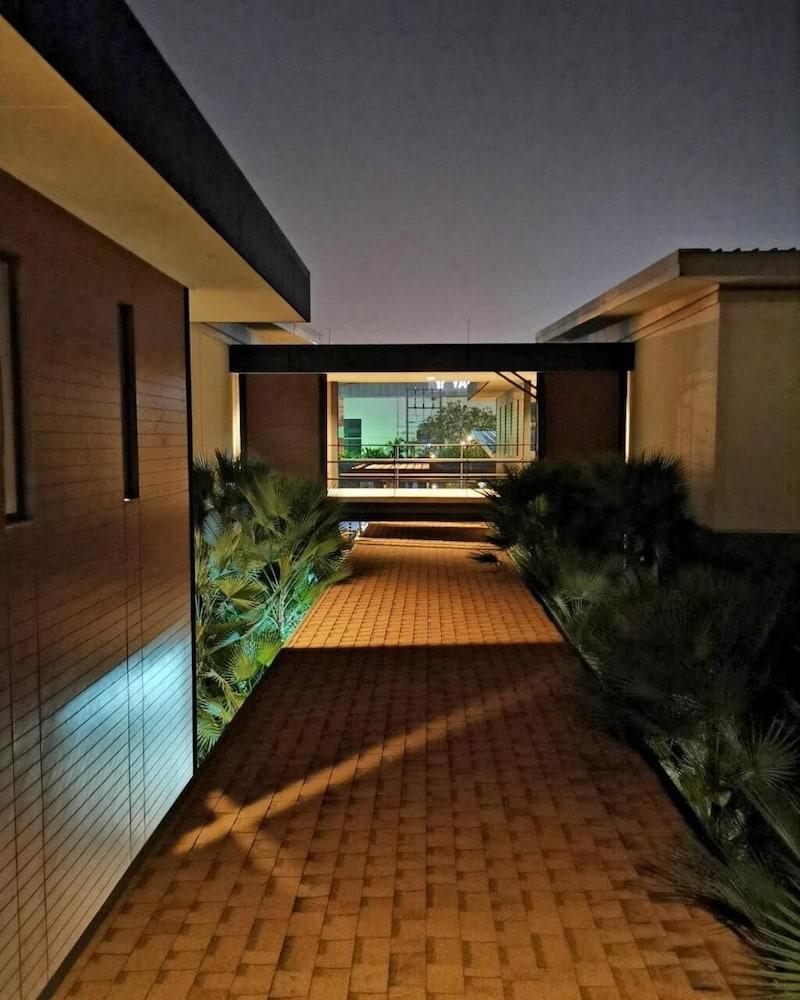 Morino Hotel Si Racha Luaran gambar